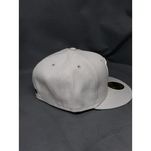 New Era 59Fifty Las Vegas Raiders Fitted Cap Grey Size 7 3/4 NEW WITH TAGS! - Picture 4 of 7